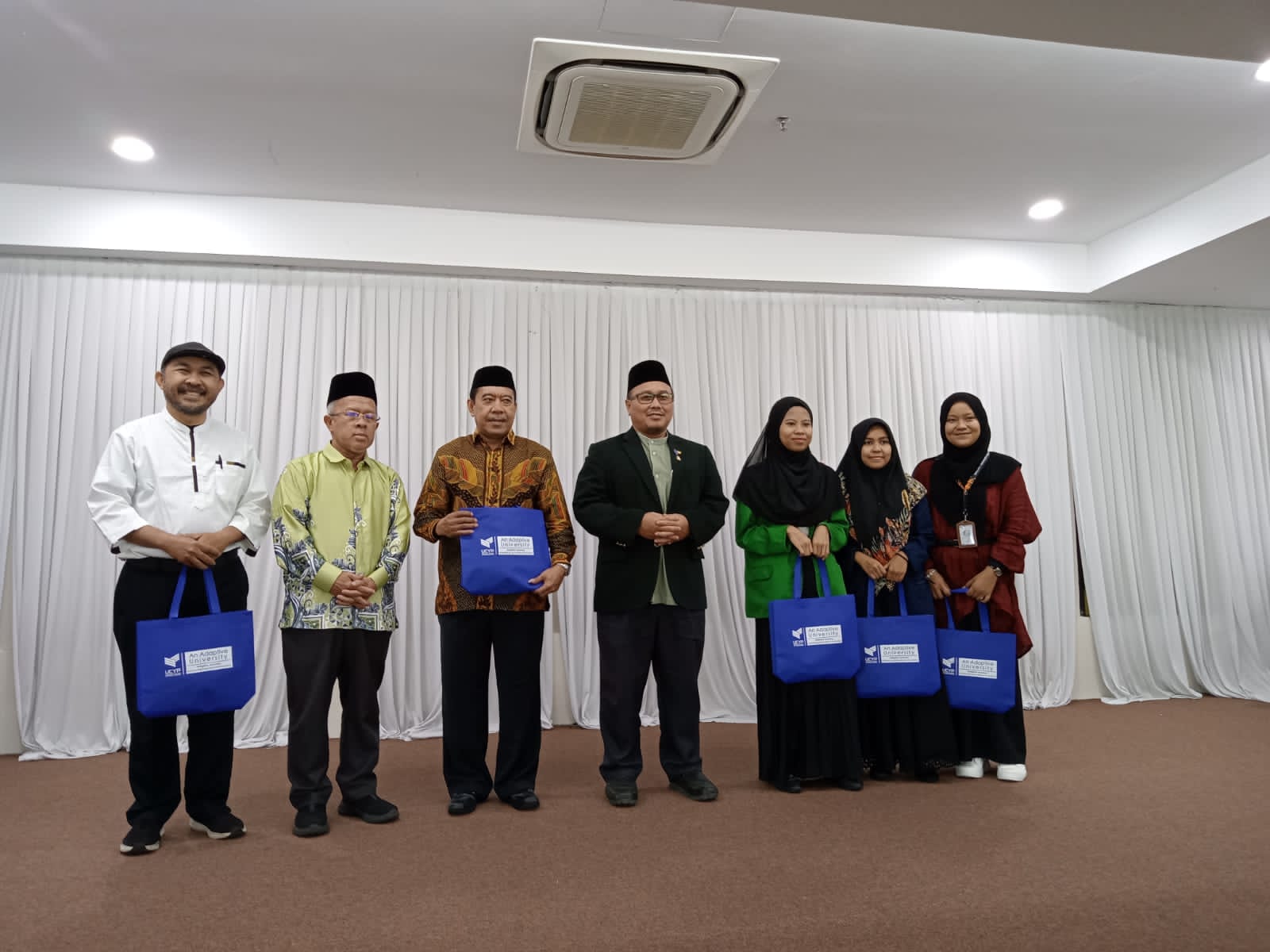 Paparkan Ide “Digitalisasi Bisnis di Era Society 5.0”,  Mahasiswi PGMI Tampil di Panggung Internasional