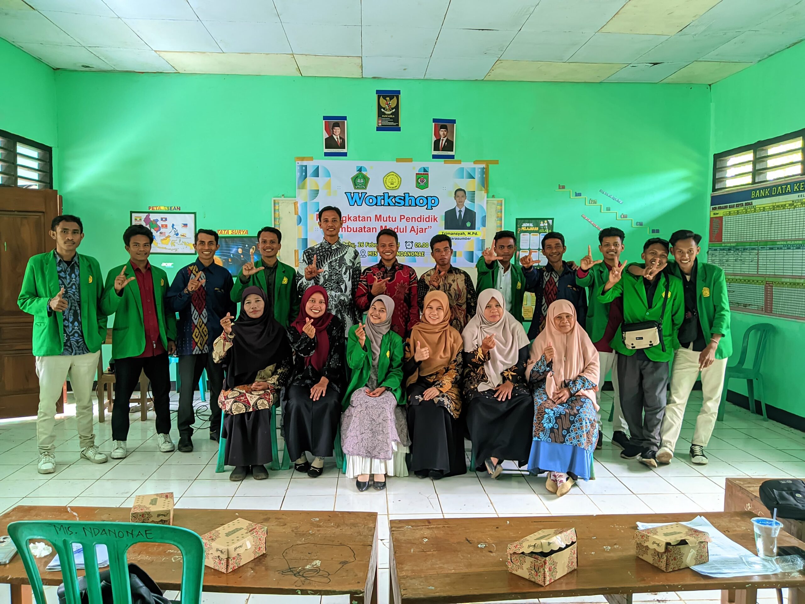 INOVASI PENDIDIKAN! MAHASISWA PPL-KKN INTEGRATIF STIT BIMA GELAR WORKSHOP PEMBUATAN MODUL AJAR DI MIS YASIM NDANONAE